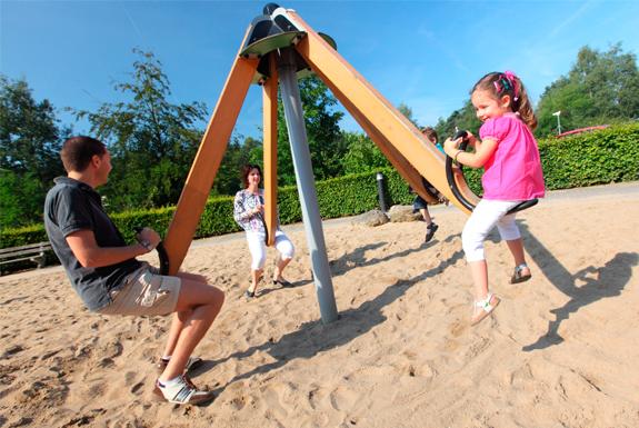 Spelen in de speeltuin | Bospark De Schaapskooi